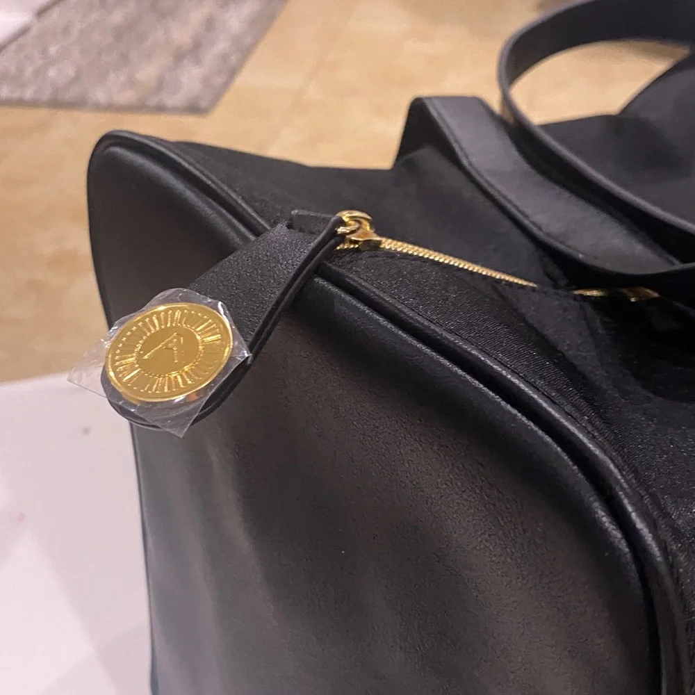 N/A azzaro black